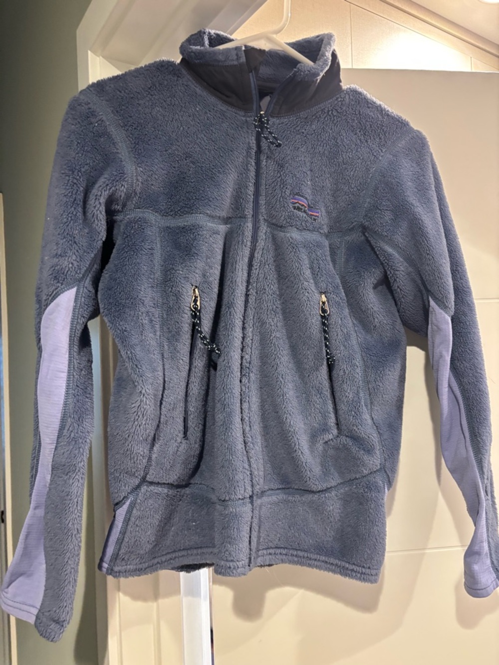Patagonia Women's Fleece Jacket in Soft Gray with Lavender Stripe Logo